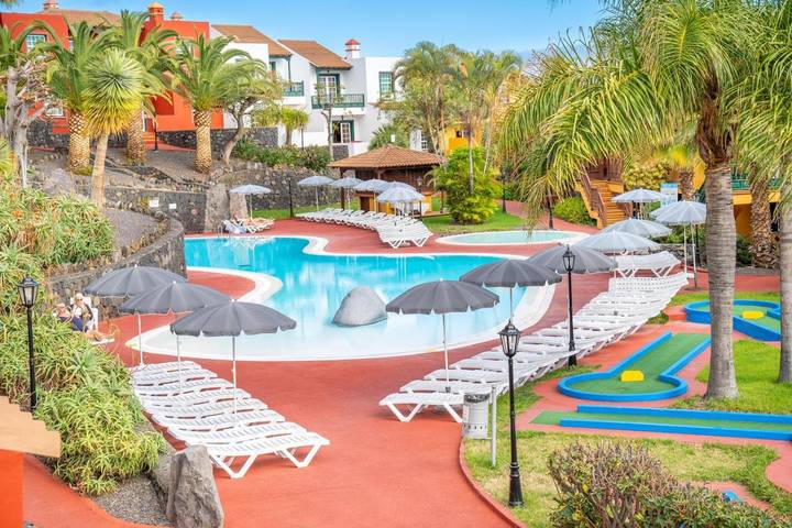Apartamento de vacaciones para 4 personas, con piscina y jardín - 1
