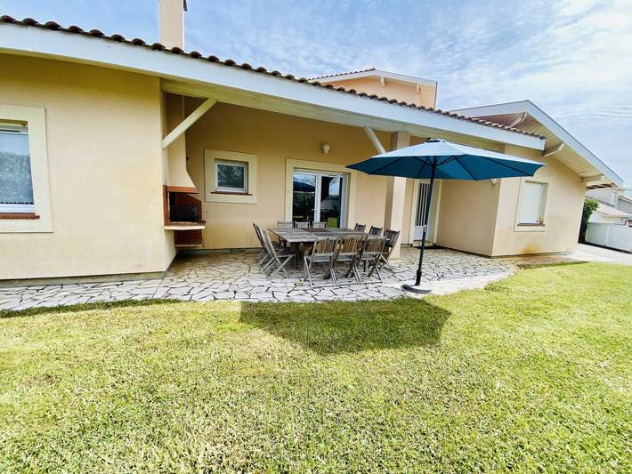 Villa pour 12 personnes, avec Balcon ainsi que Terrasse et Jardin à Biscarrosse - 4