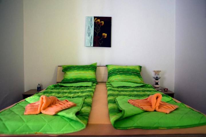 Gîte pour 6 personnes, avec Terrasse ainsi que Jardin et Vue à Novi Sad