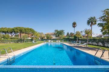 Gîte pour 4 personnes, avec jardin et bassin pour enfant à Guia