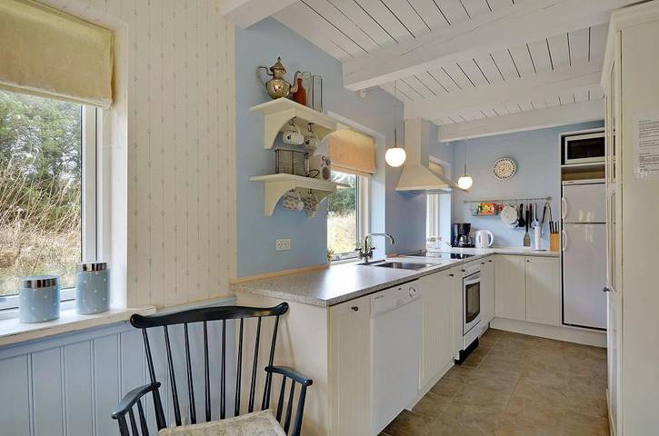 Hell und gemütlich eingerichtetes Ferienhaus mit Balkon und schönen Terrassen in Tim, Ulfborg