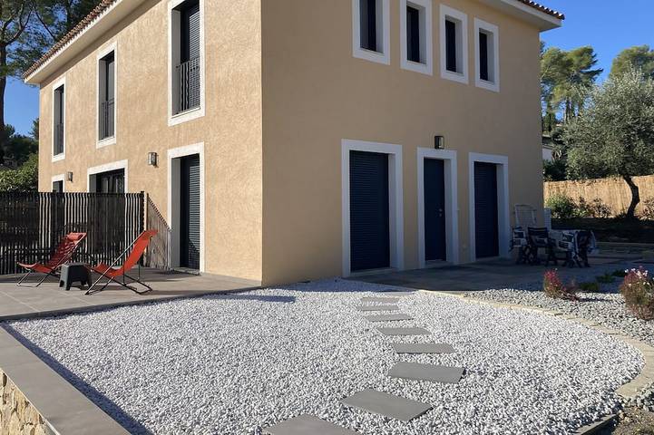 Location de vacances pour 6 personnes, avec piscine et jardin à Peymeinade - 4