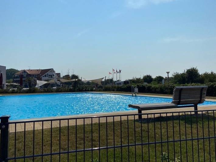 Ferienwohnung für 4 Personen, mit Balkon und Pool sowie Sauna und Seeblick in Neustadt in Holstein - 3