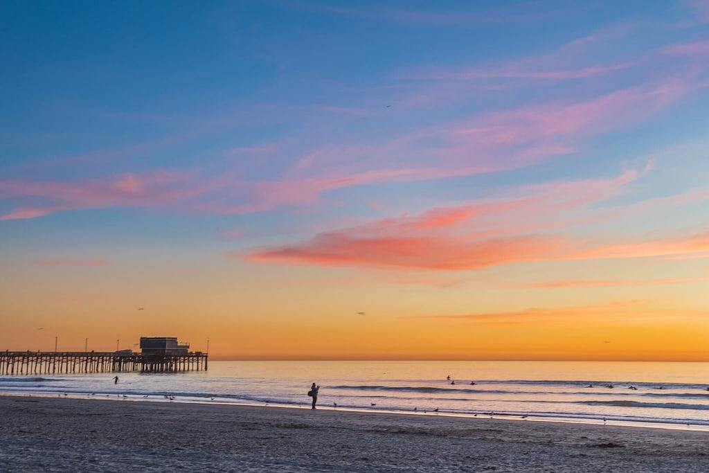 Upstairs Apartment w/ Balcony | 1 Block to Beach | Central to All the Hot Spots! in Newport Beach, Orange County