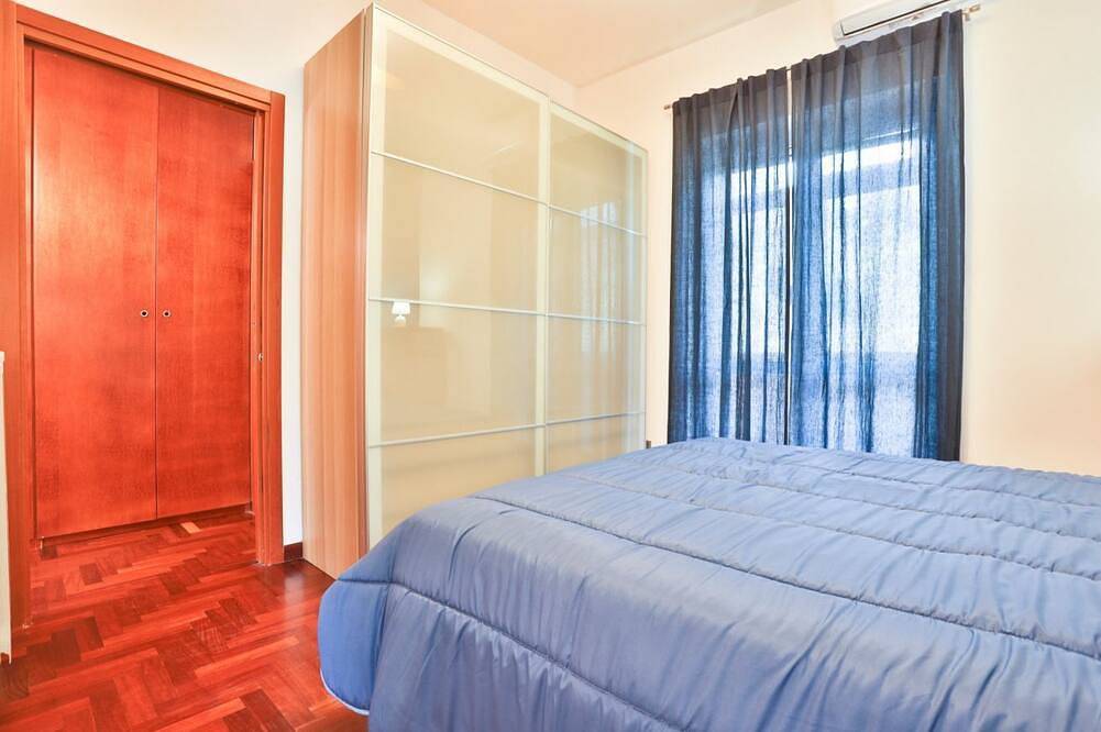 Entire apartment, A cozy and spacious 83 square meters apartment, perfect for four people, located on the fourth floor of a building with an elevator (Not accessible to guests with disabilities).The property enjoys an excellent seafront location: our guests can reach the in Pozzuoli, Naples Province