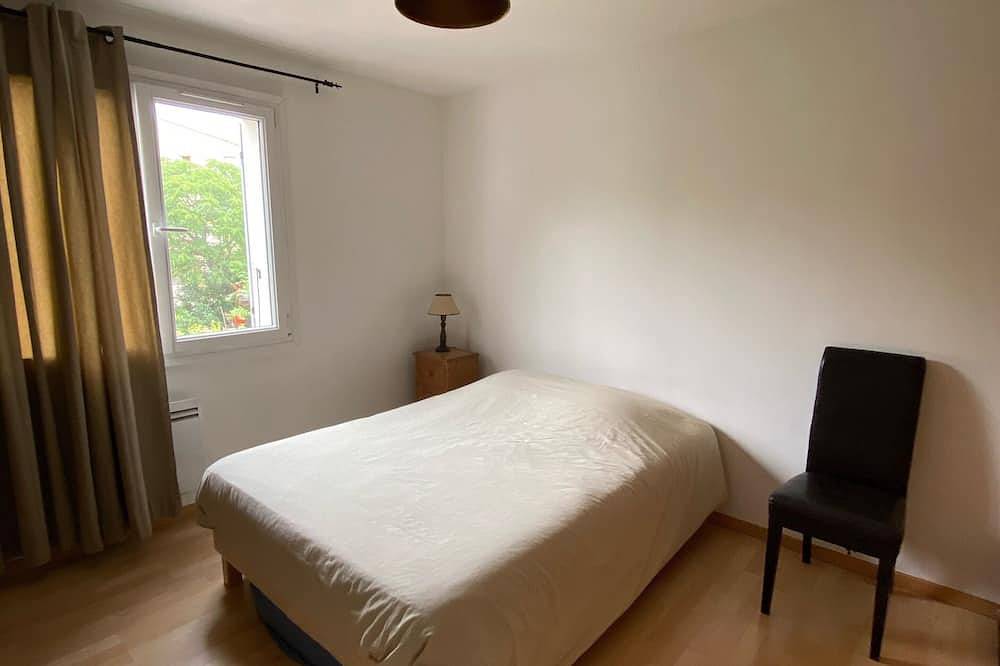 House 10 mn from Aix en Provence, 3 bedrooms, 6 people, Swimming pool,Air conditioning in Les Milles, Aix-en-Provence