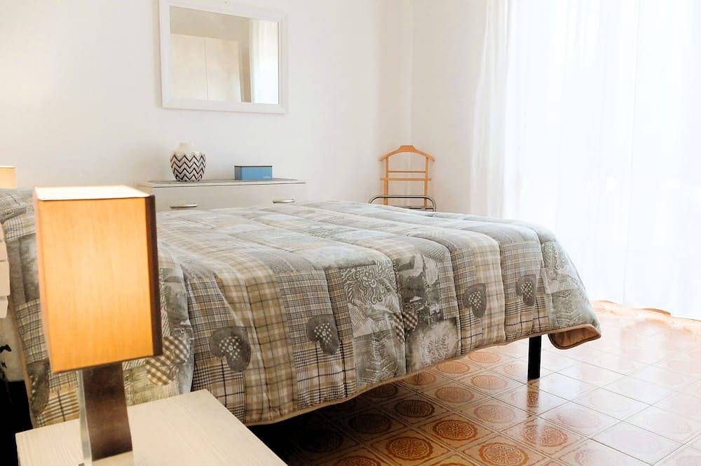 Apartamento entero, Apartamento 500 mt. del mar, frente a la Pineta, con aparcamiento privado. in Viareggio, Costa de la Maremma