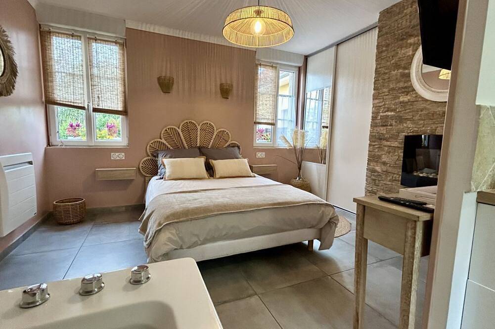 Terre & Merveilles 1, country house with 1 jacuzzi for 4 people in Favières, Abbeville und Umgebung