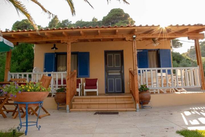 Maison de campagne pour 4 personnes, avec jardin et vue dans Ormos Panagias - 2