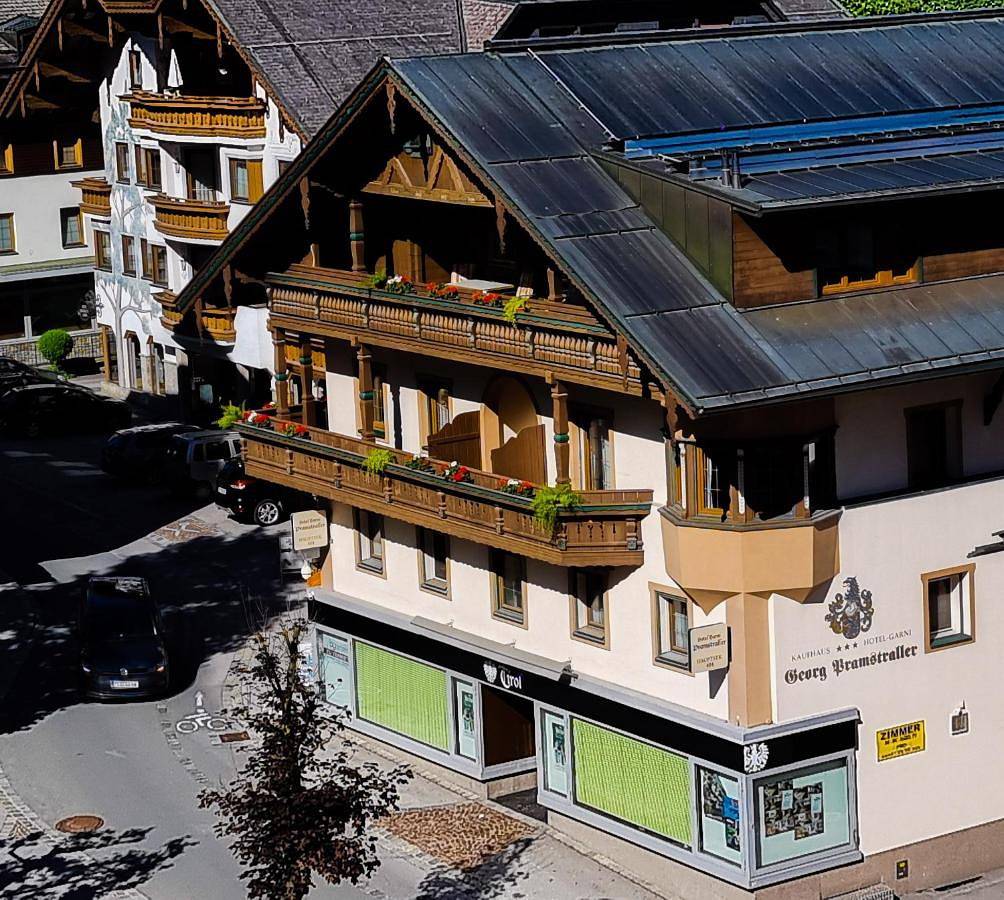 Hotel-Garni Pramstraller in Mayrhofen, Zillertaler Alpen
