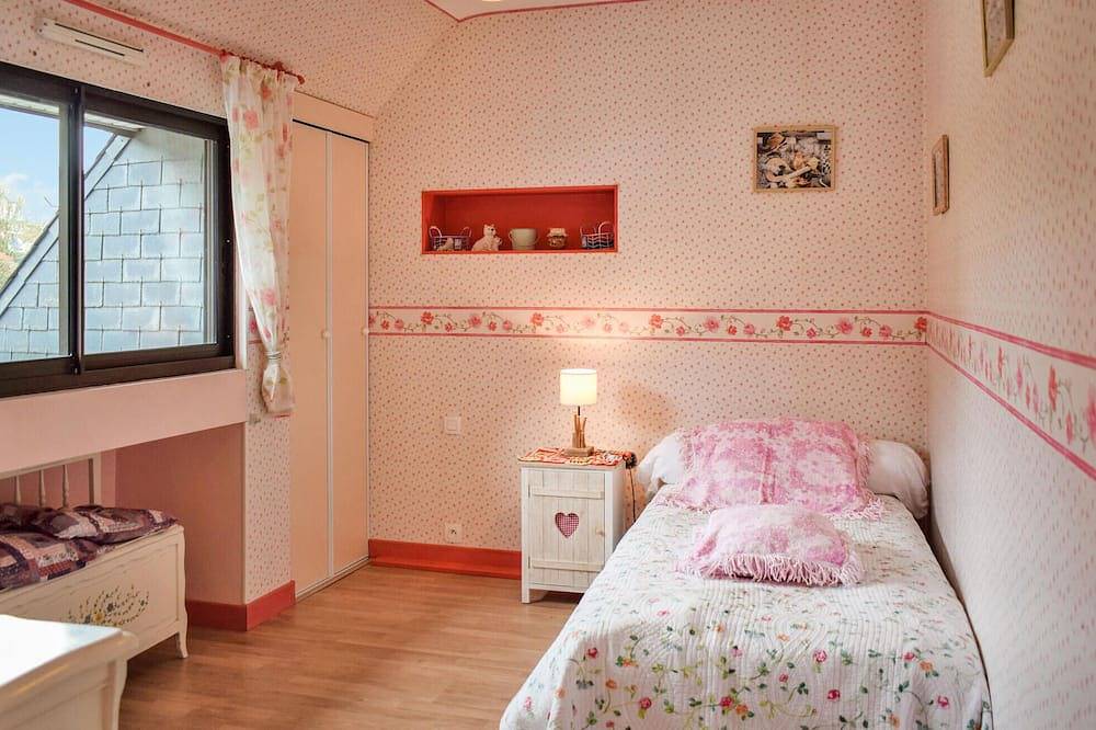 Superbe maison à Trélévern avec Wi-Fi in Trélévern, Côte de Granit Rose