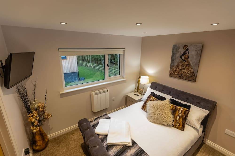 3 Bedroom 2 bathroom  luxurious lodge with hot tub  in stunning Northumberland in Northumberland National Park