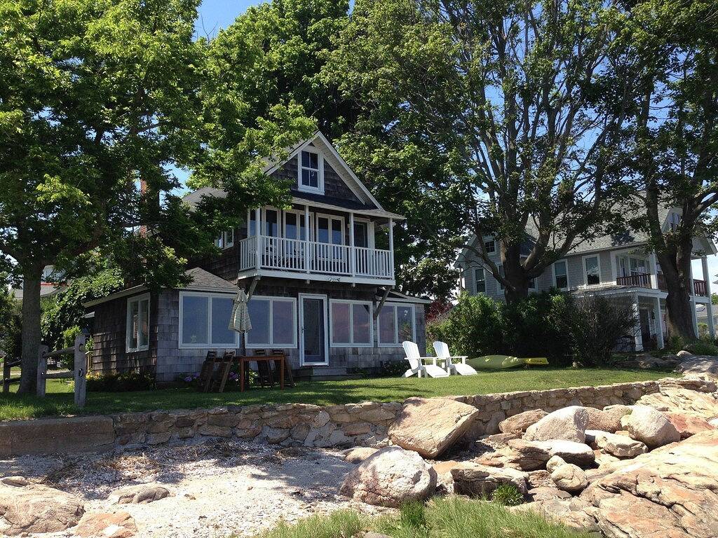 Charming Waterfront Vacation Cottage in Guilford, Connecticut