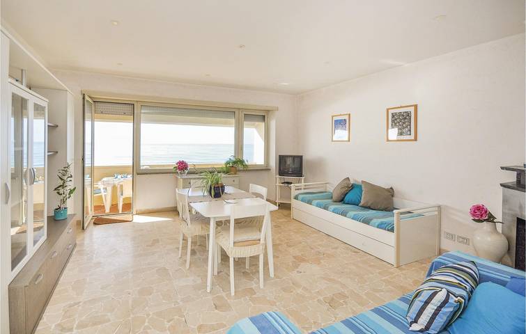 Appartement de vacances entier, Appartement avec terrasse en bord de mer à Torvaianica in Torvaianica, Pomezia