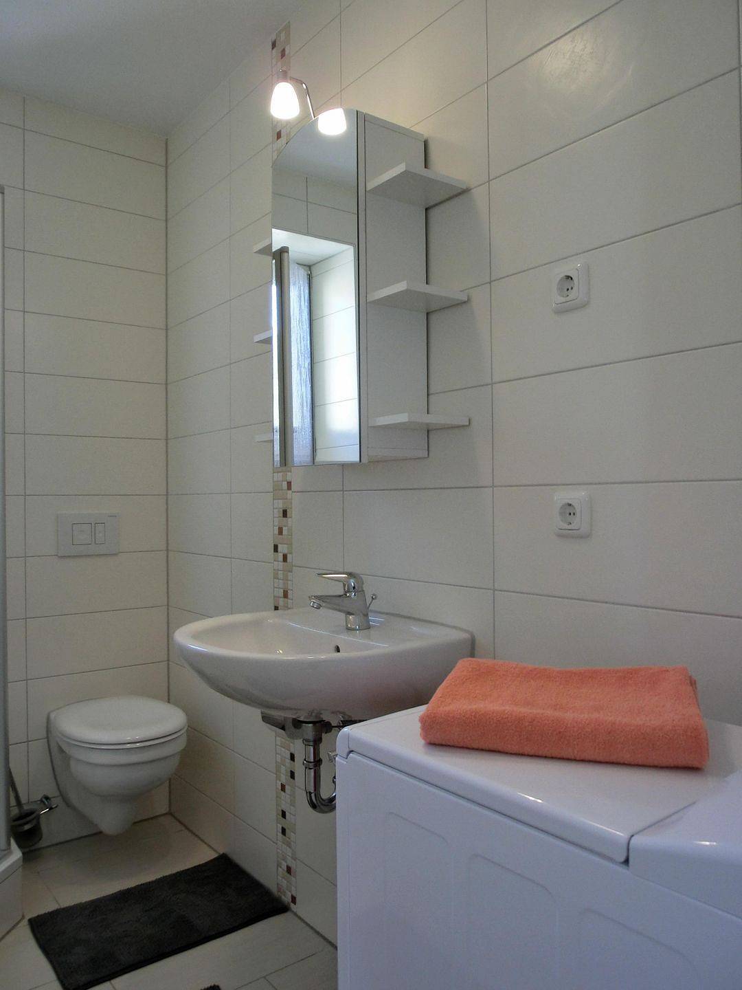 Ganze Wohnung, Schicke 2-Zimmer-Fewo für für 3 Personen mit Wlan in Gelbensande, Rostock und Umgebung