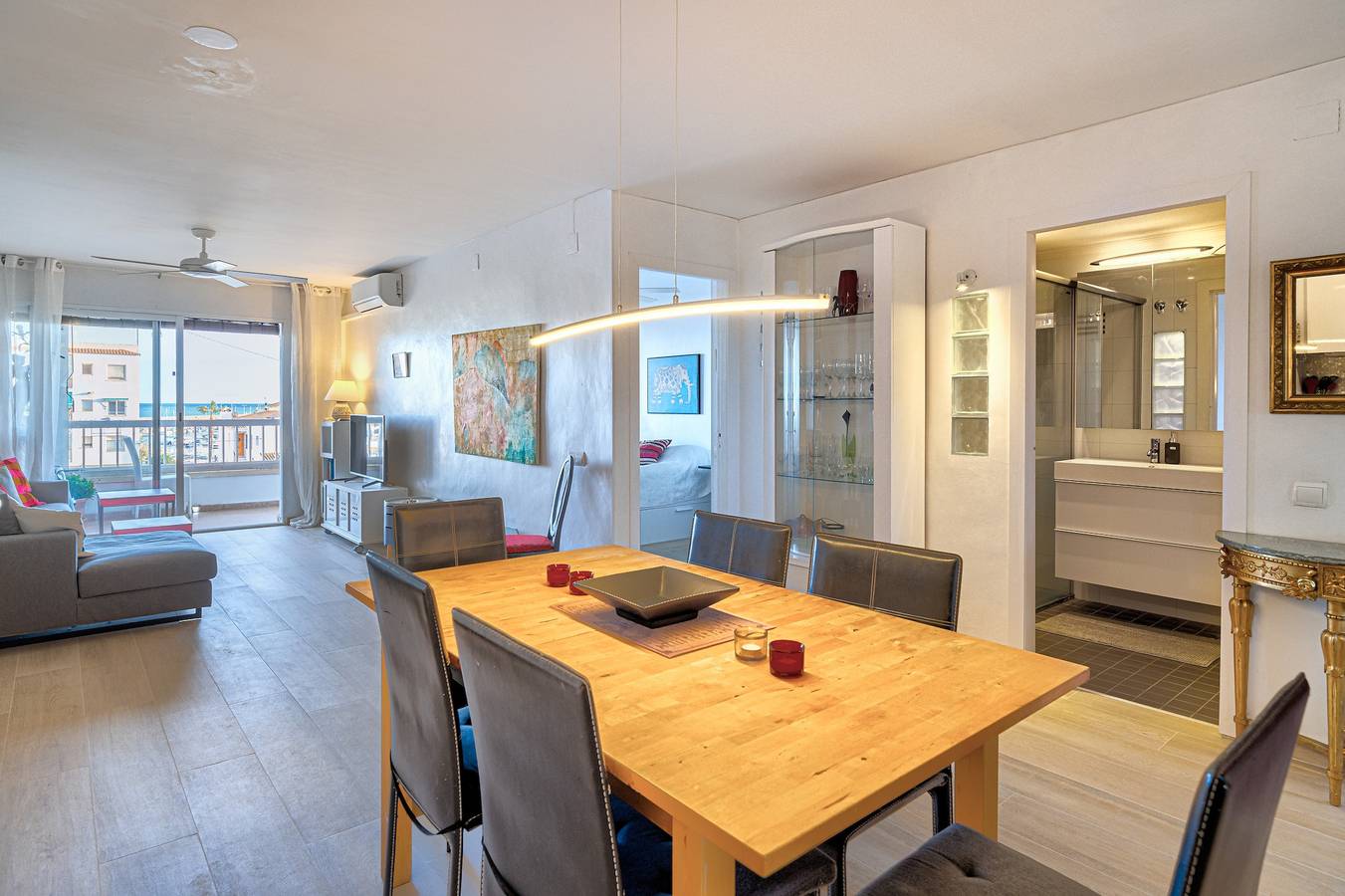 Apartamento entero, Apartamento "Casa Altea-Mar" cerca de la playa con piscina compartida y Wi-Fi in Altea pueblo, Altea