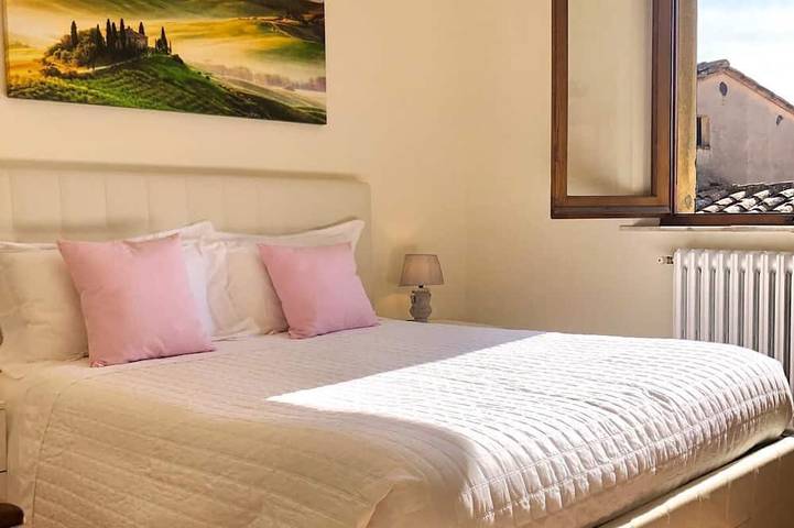Appartement entier, Magnifique et lumineux 2 Br Apt. avec terrasse in Montepulciano, Province de Sienne