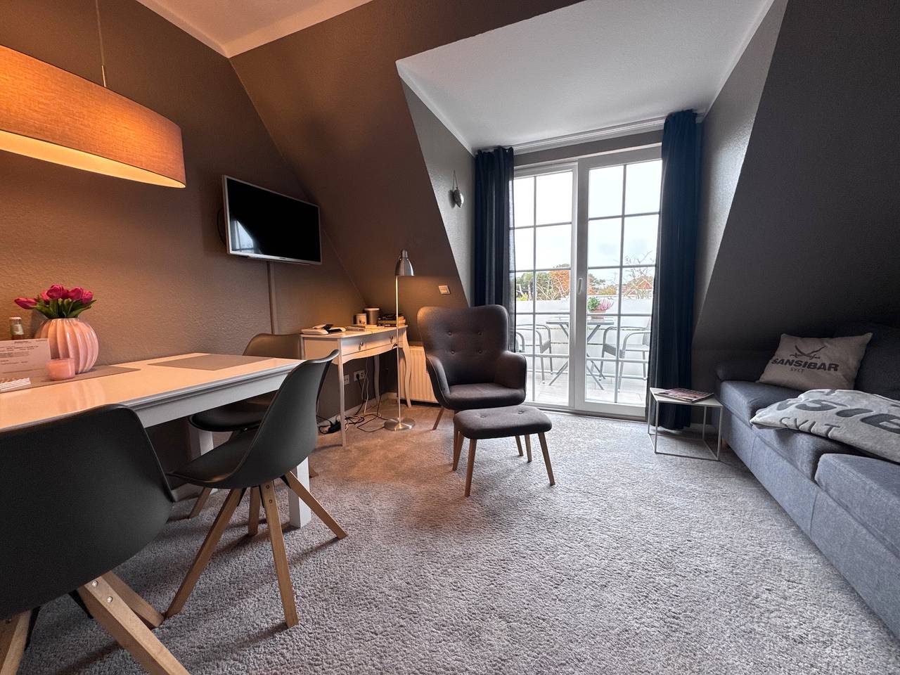 Ganze Wohnung, Ferienwohnung 'Tolle Wohnung Mit Sonnenbalkon' mit Gemeinschaftsgarten, Balkon und Wi-Fi in Wenningstedt, Sylt