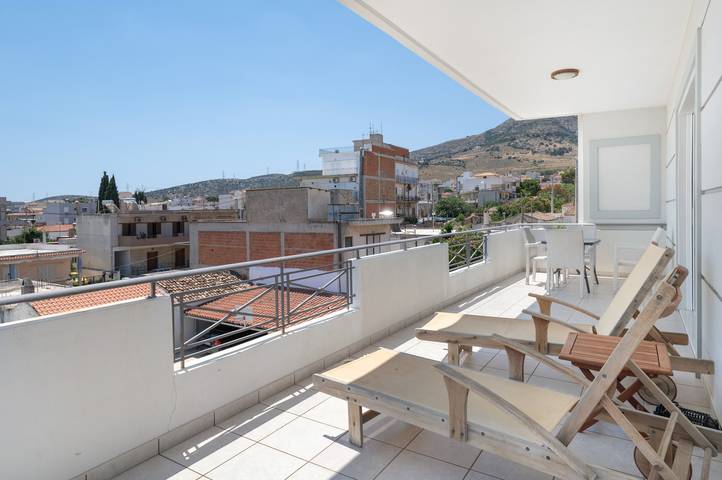 Modern apartment near Athens and the coast