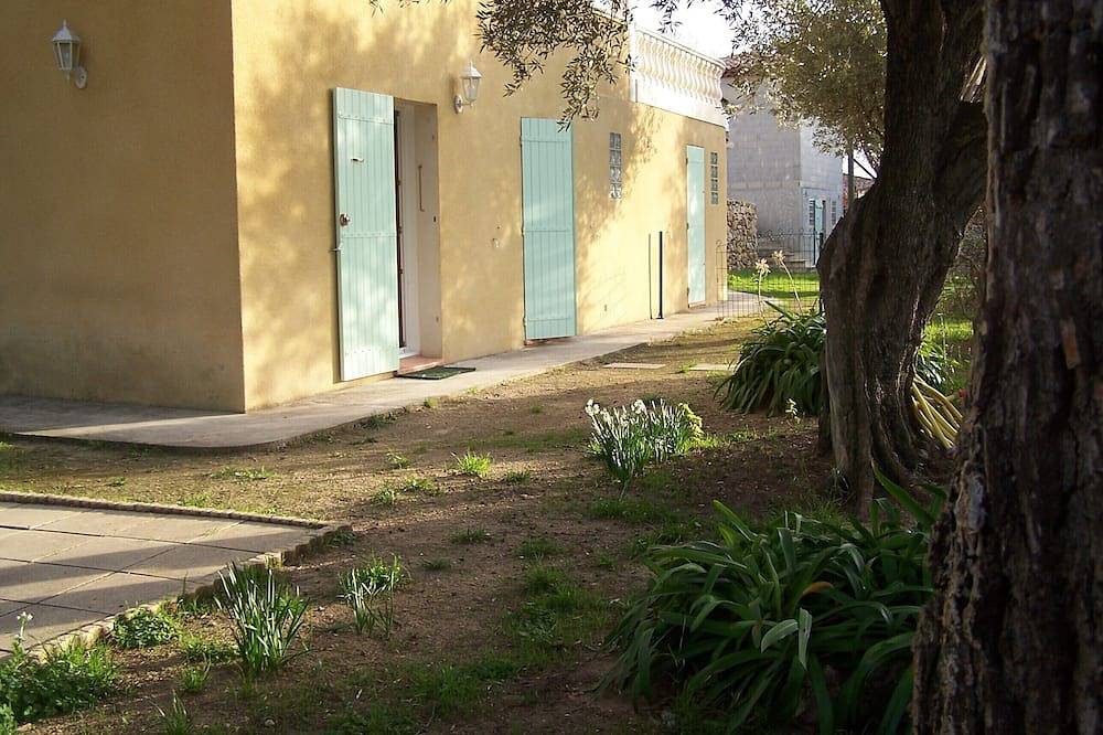 Apartamento entero, 35 m2 studio between sea and mountains secure villa parking space in Ollioules, Region de Toulon