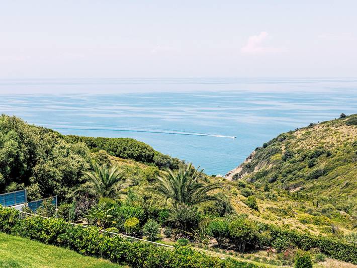 Ferienhaus für 10 Personen, mit Meerblick und Balkon sowie Terrasse und Garten auf Skiathos - 2