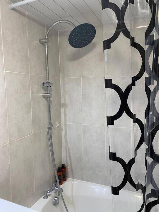 Appartement entier, One-Bedroom Apartment in Clichy-sous-Bois, Seine-Saint-Denis