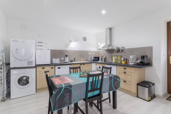 Hel lägenhet, Apartment 'El Pi Del Rei' with Mountain View, Wi-Fi and Air Conditioning in Ria-Sirach, Parc naturel régional des Pyrénées catalanes