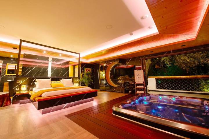 Hôtel pour 4 personnes, avec sauna et piscine ainsi que jardin et vue à Pignan - 3