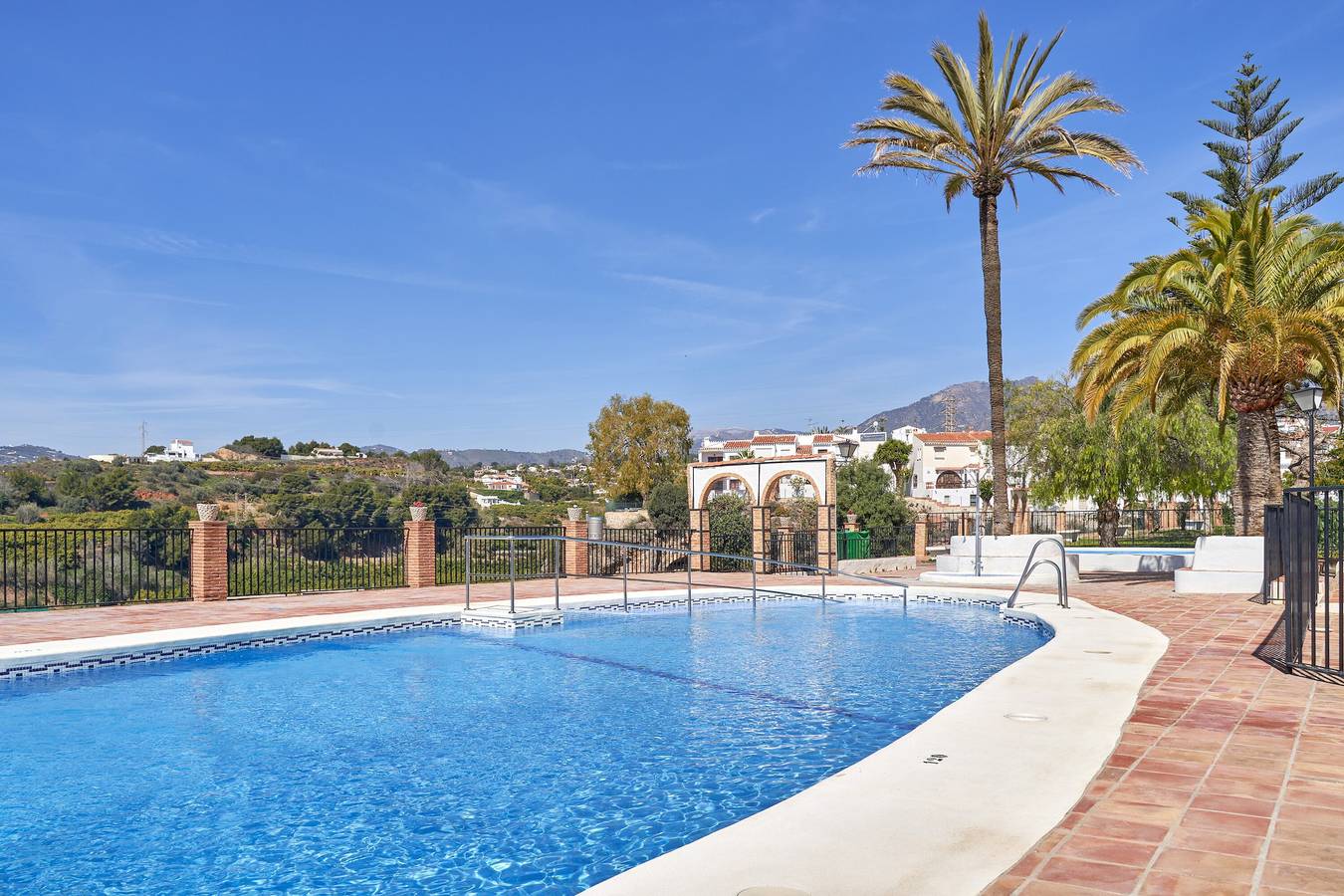 Hel lägenhet, Lägenhet för 4 Personer med barnpool in Nerja, Costa del Sol