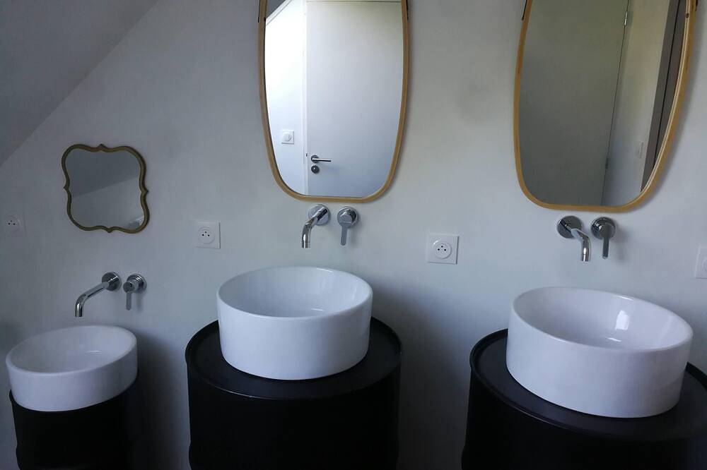 Gîte for 8 people in Mûrs-Erigné, Angers region