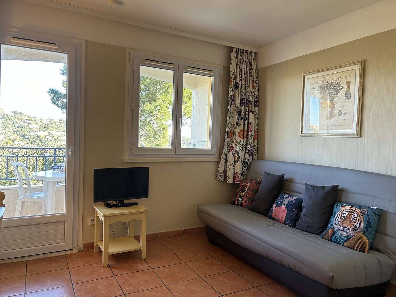 Appartement entier, Studio cabine 4 pers. avec piscine commune et parking in Roquebrune-sur-Argens, Côte méditerranéenne (France)