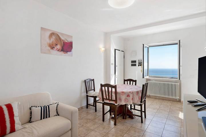Ferienwohnung für 4 Personen, mit Balkon und Garten sowie Kinderpool in Imperia - 2