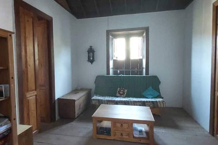 Casa Blanca, con espacio exterior en entorno rural y con todos los servicios in El Pino (La Palma), Puntagorda