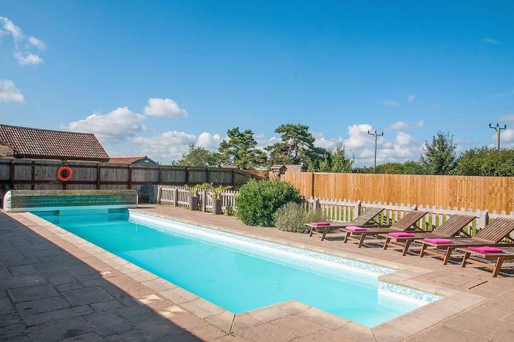 Ferienhaus für 17 Personen, mit Whirlpool und Garten sowie Terrasse - 1