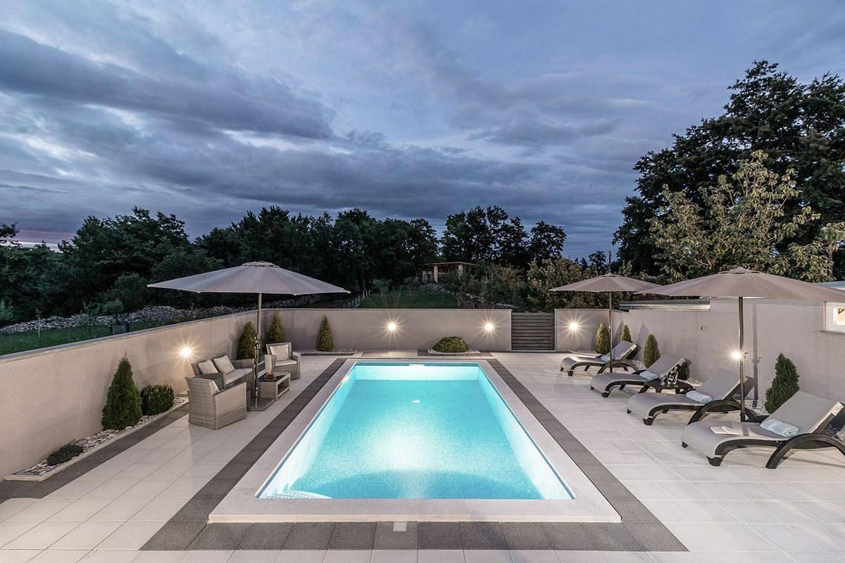 Ferienhaus für 6 Personen mit Terrasse in Divšići, Südküste Istrien