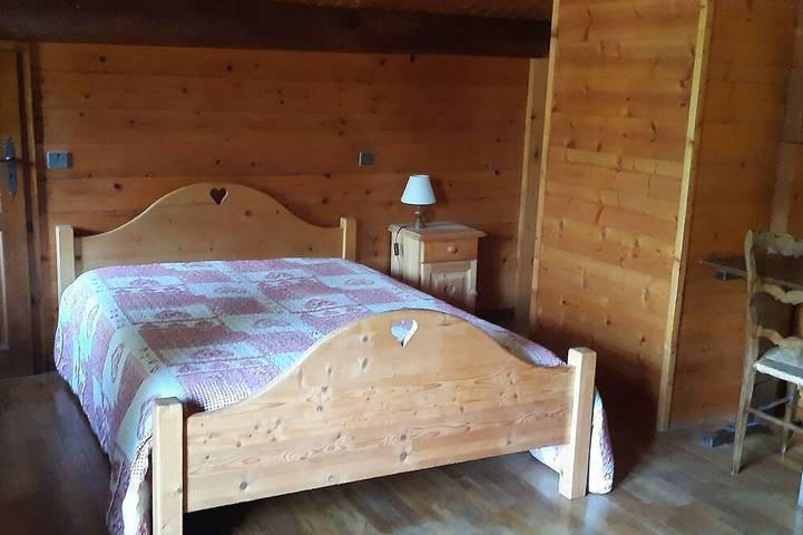 Gîte pour 8 personnes, avec balcon ainsi que jardin et jacuzzi à Les Clefs - 2