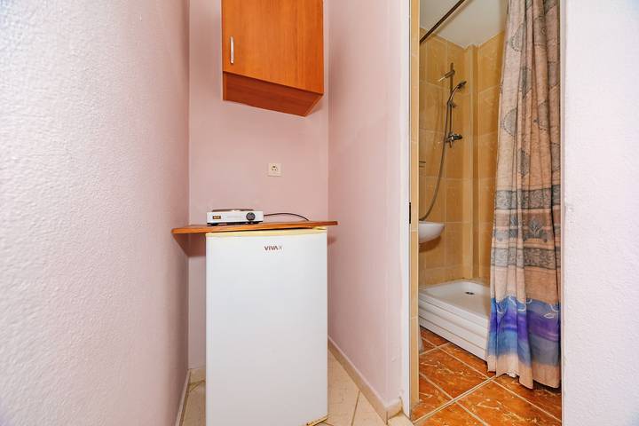 Apartamento entero, Apartamento de vacaciones para 2 personas con balcón/terraza in Donji Štoj, Municipio de Ulcinj