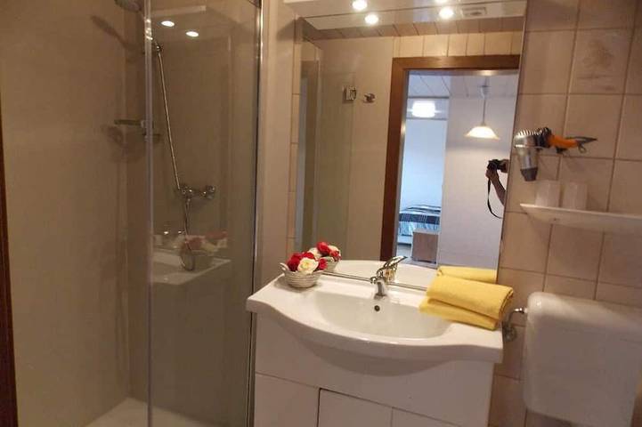 Ganze Wohnung, 40qm-große Fewo mit Terrasse und kostenfreiem Wlan in Lohberg, Ostbayern