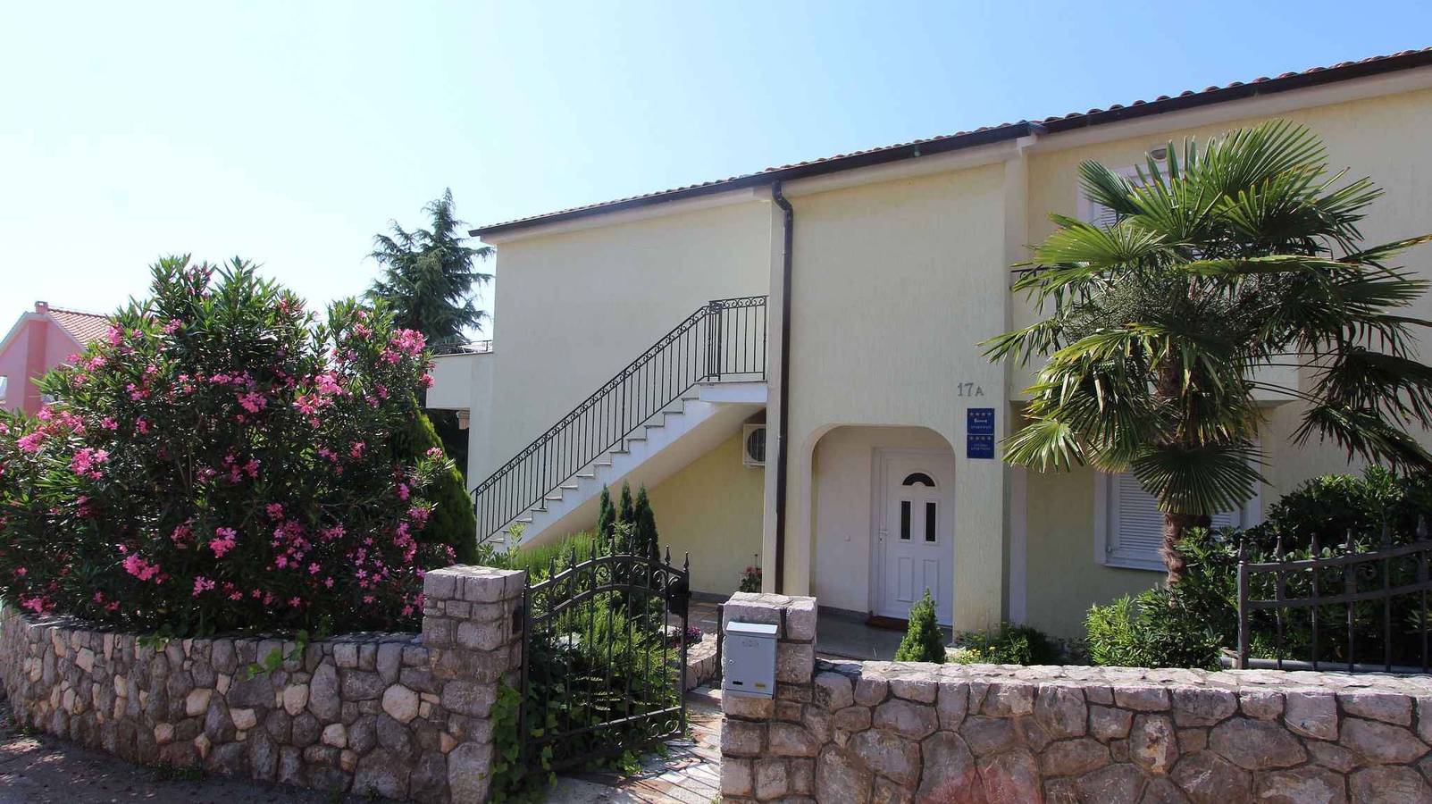 Bungalow mit Klimaanlage und Terrasse  in Malinska, Krk