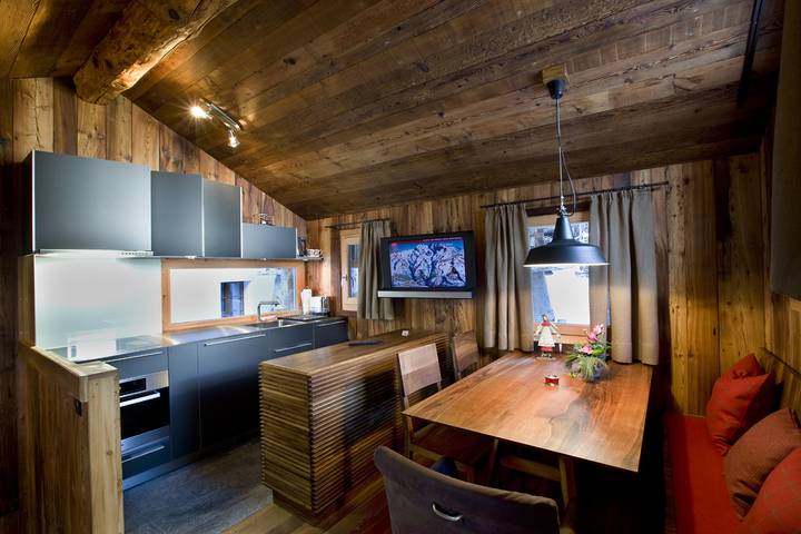 Gîte pour 4 personnes, avec jardin ainsi que sauna et terrasse à Zermatt - 3