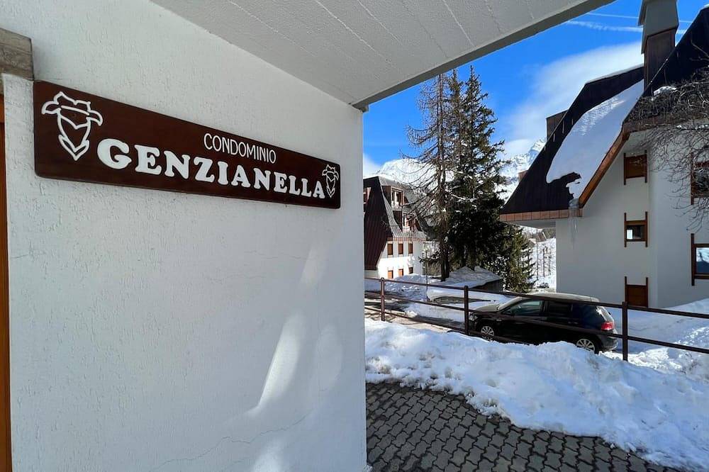 Entire apartment, Studio Genzianella Ski In-Ski Out 100m, Sestriere, Italy in Sestriere, Via Lattea