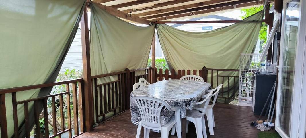 Camping pour 8 personnes, avec jacuzzi ainsi que piscine et terrasse à Valras-Plage - 4