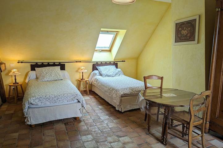 Gîte pour 5 personnes, avec terrasse dans Lorcy - 4