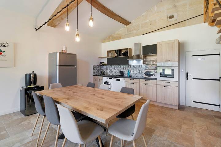 Gîte Chapetit and Guest Rooms in Saint-Denis-de-Pile, Libourne region