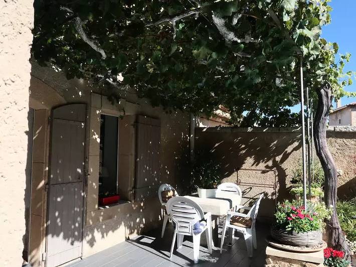 Location de vacances pour 5 personnes, avec terrasse et piscine à Robion - 2
