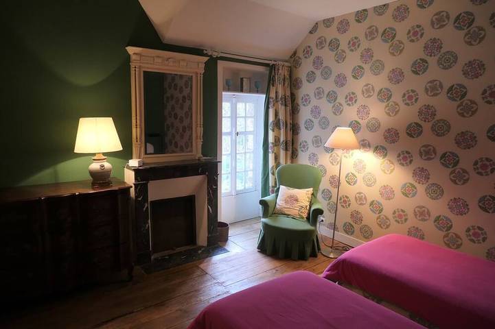 Chateau 16e siècle, Baie du mont Saint Michel dans un site romantique in Sartilly-Baie-Bocage, Côte de la Déroute
