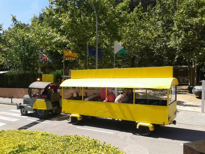 Camping pour 6 personnes, avec bassin pour enfant ainsi que terrasse et piscine à Lloret de Mar - 4