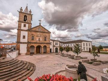 Location de vacances pour 6 personnes, avec vue ainsi que jardin et balcon dans Mogadouro