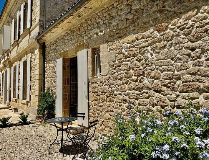 Gîte pour 2 personnes, avec jardin ainsi que piscine et vue à Saint-Magne-de-Castillon - 4