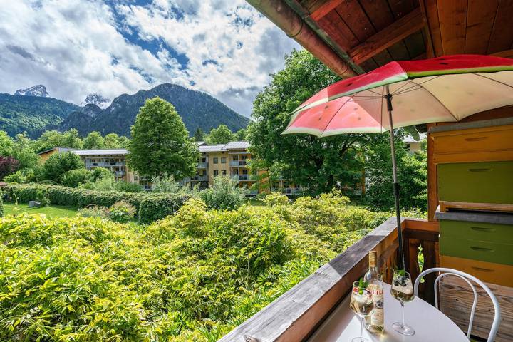 Ganze Wohnung, Gemütliche Ferienwohnung "Edelweiß" mit 2 Balkonen, Wlan, Bergblick und Parkplatz in Schönau am Königssee, Berchtesgadener Alpen